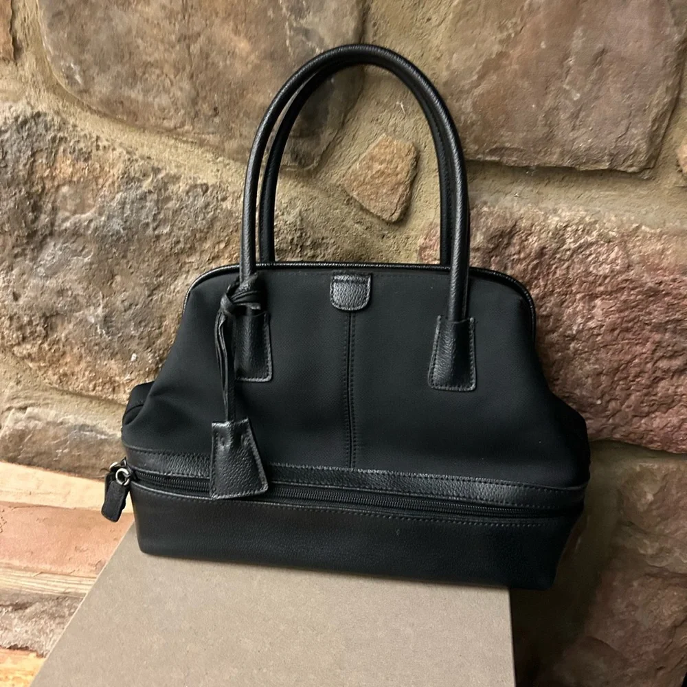 Sophisticated Black Men's Handbag-Nine West Beautiful/no damage/clean